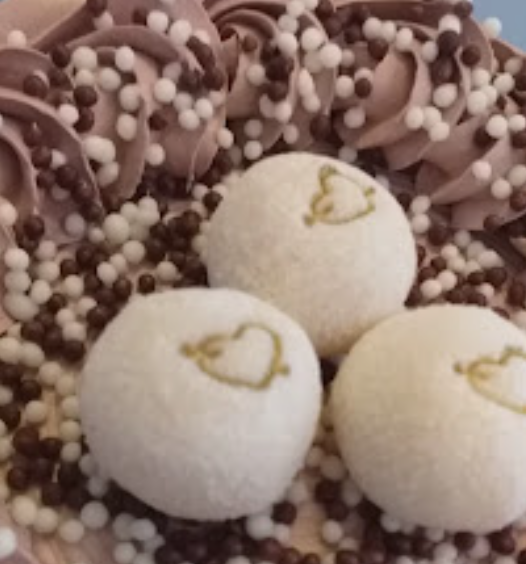 Bolo artesanal da Débora Bolos Confeitaria